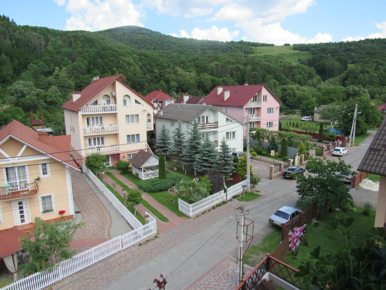 Hotel U Neli Solotschyn Exterior foto